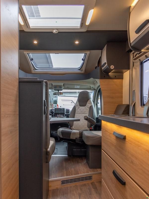 Knaus Live TI 650 MEG Platinum Selection