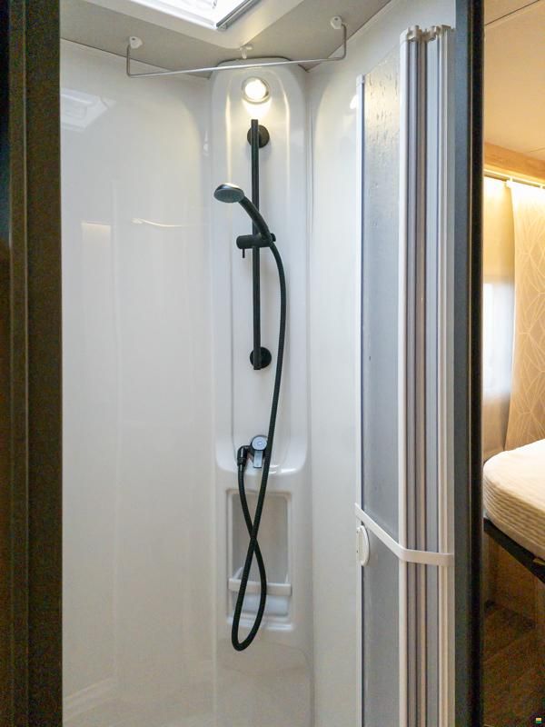 Knaus Live Wave 700 LX Platinum Selection