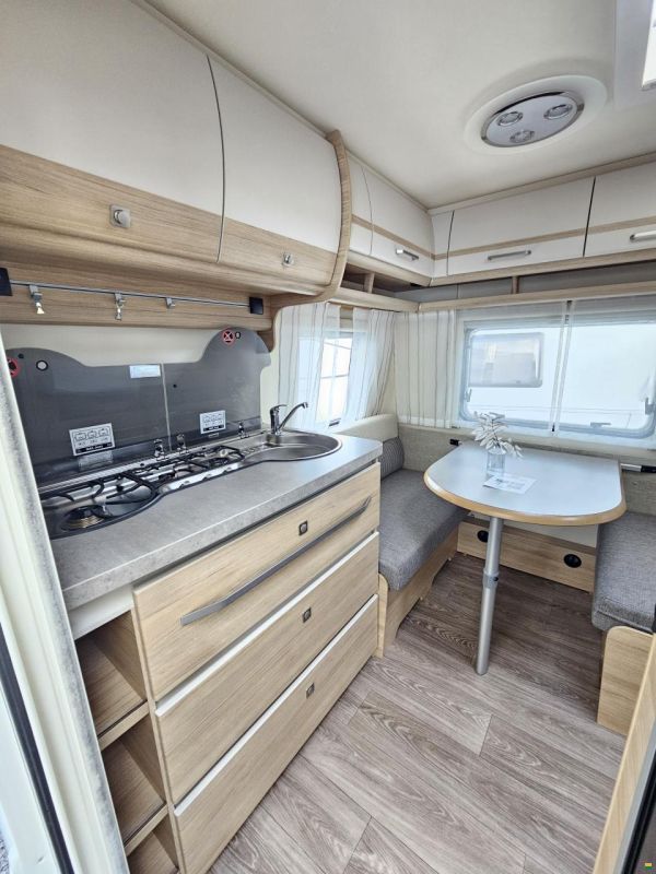 Fendt Bianco 390 fhs Active mit Doppelbett!
