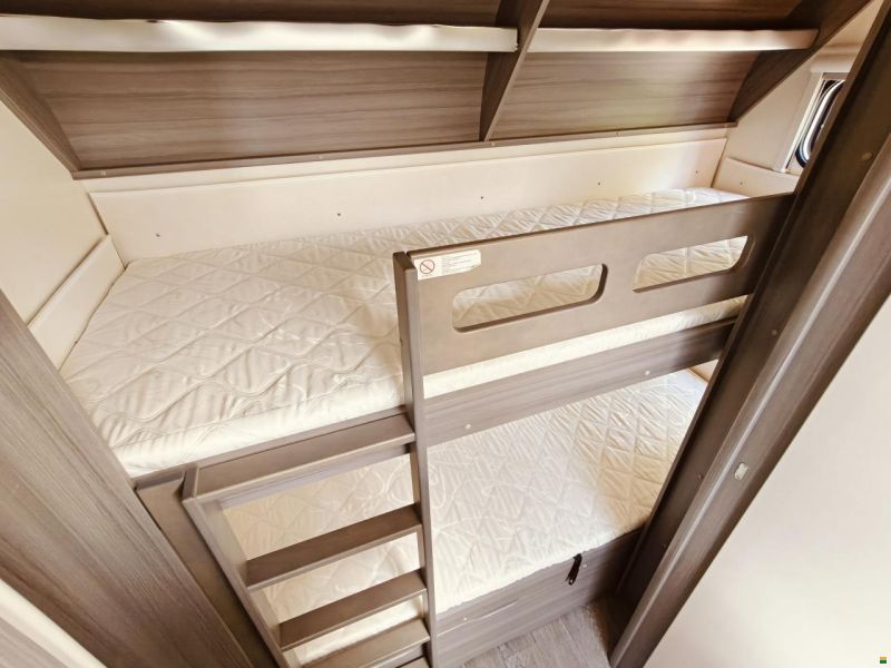 Hobby On Tour 470 KMF - Stockbett - Dachklima