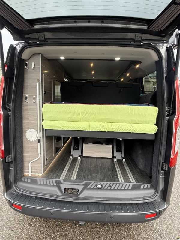 Ford Transit Costum Wellhouse