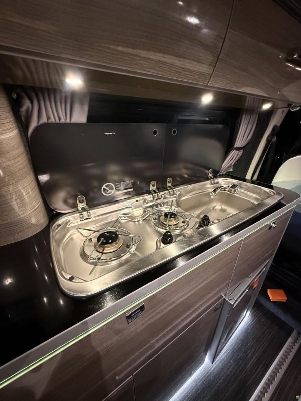 Ford Transit Costum Wellhouse