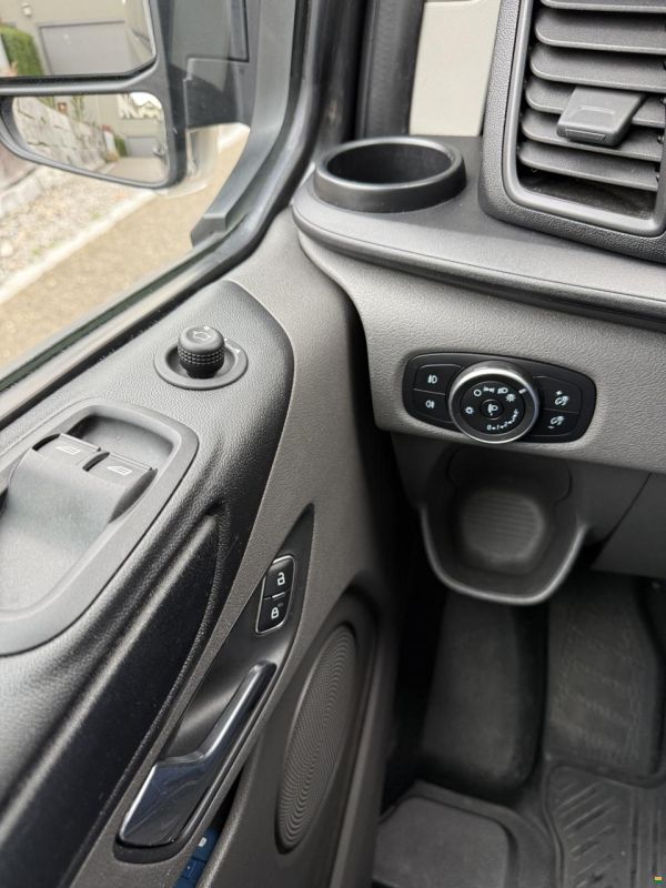 Ford Transit Costum Wellhouse