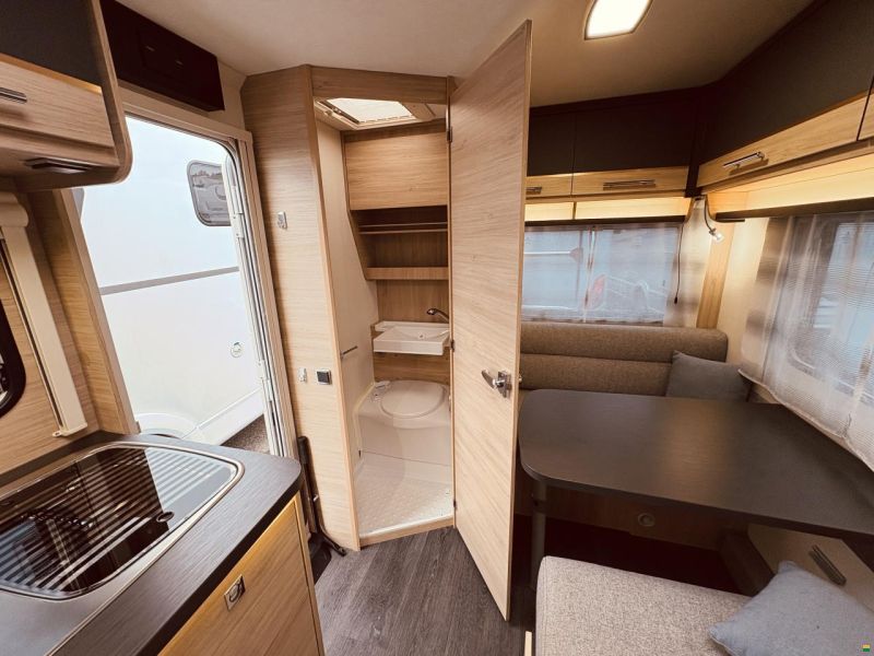 Caravelair V21 SP Titanium 390