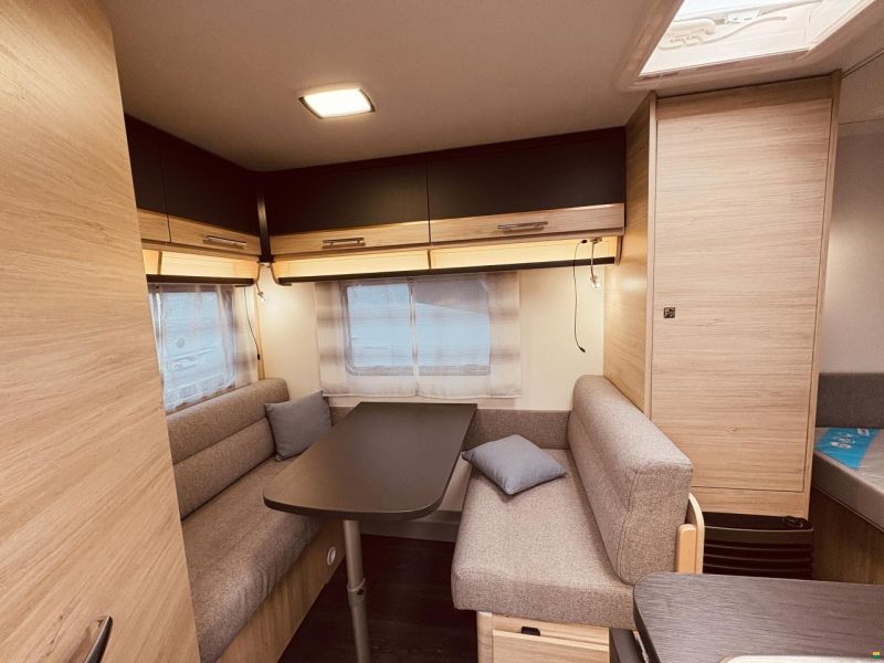 Caravelair V21 SP Titanium 390