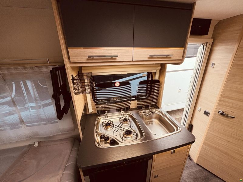 Caravelair V21 SP Titanium 390