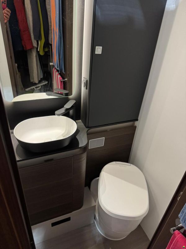 Adria CORAL SUPREME 670 DL