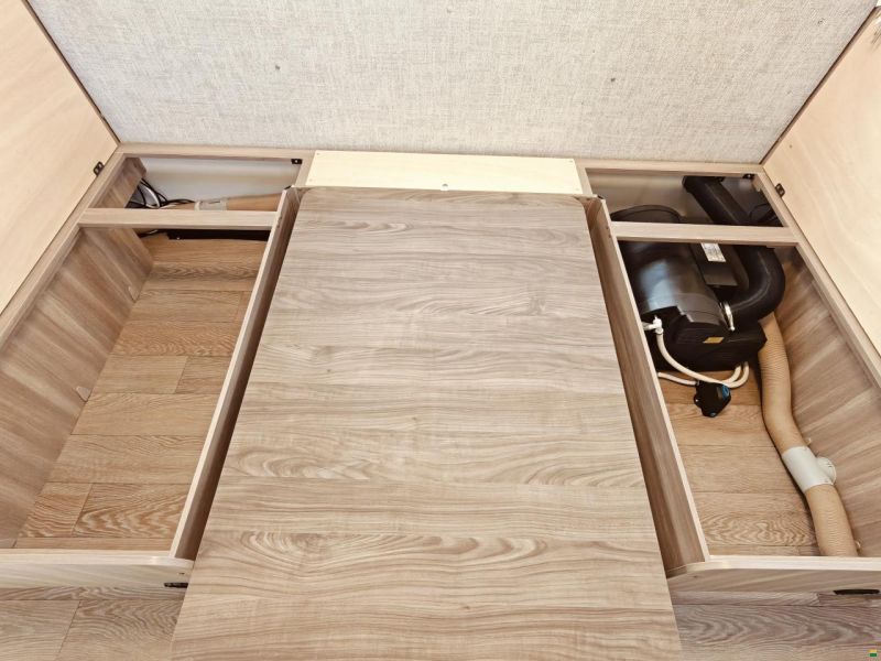 Hobby Excellent Edition 545 KMF - Stockbett