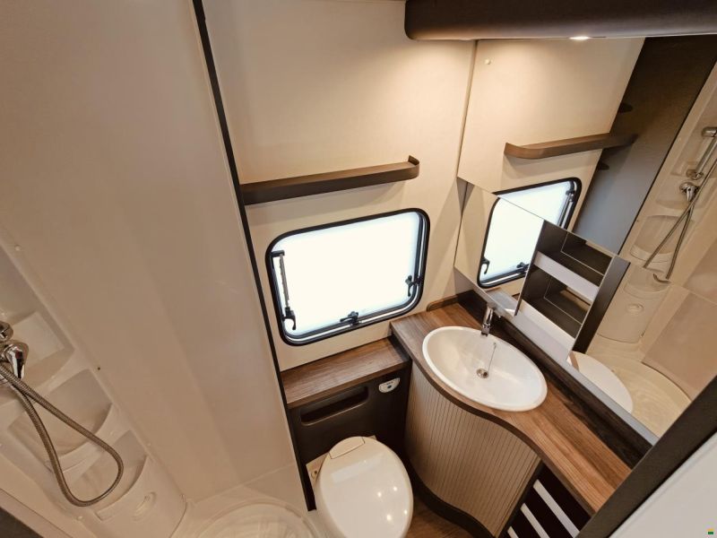 Hobby Excellent Edition 545 KMF - Stockbett