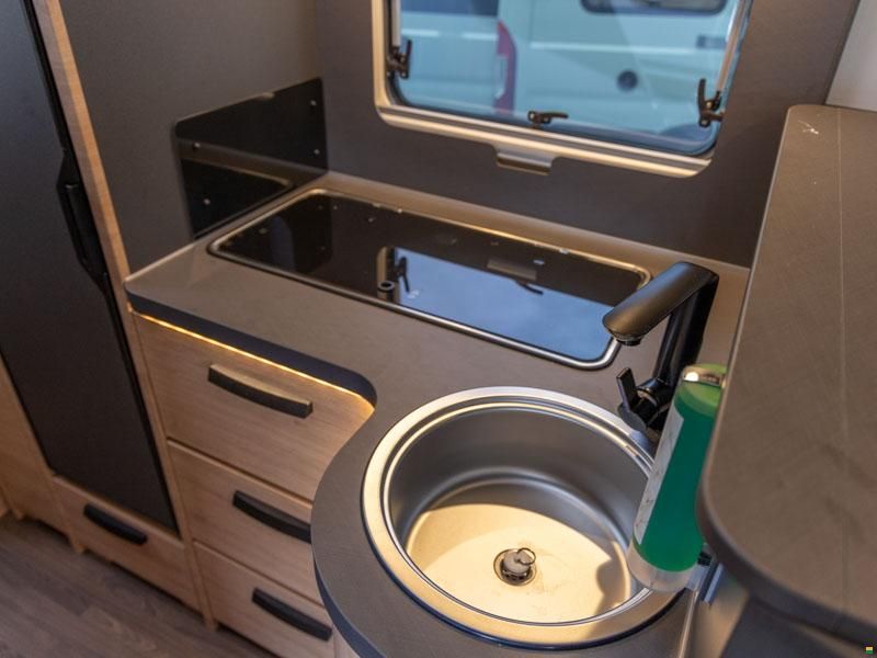 Knaus Live Wave 700 MEG Platinum Selection
