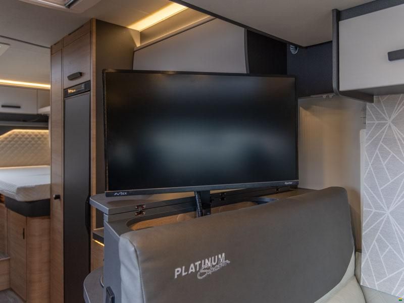 Knaus Live Wave 700 MEG Platinum Selection