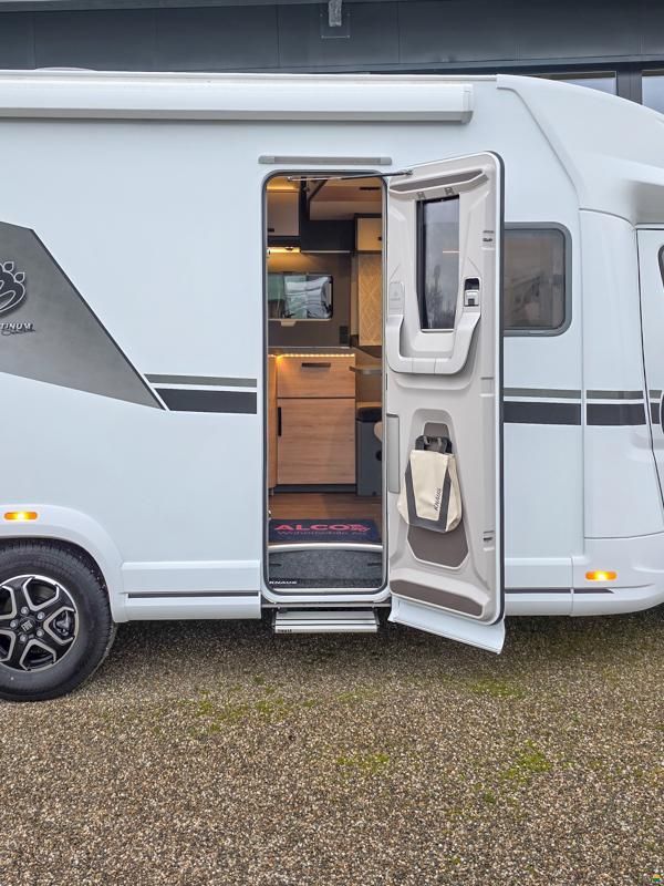 Knaus Live Wave 700 LX Platinum Selection