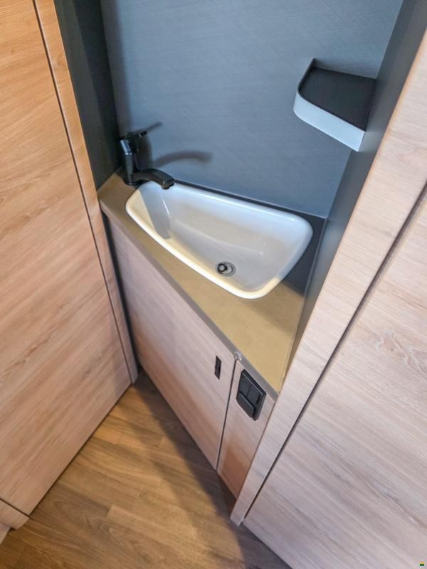 Knaus Live Wave 650 MF Platinum Selection