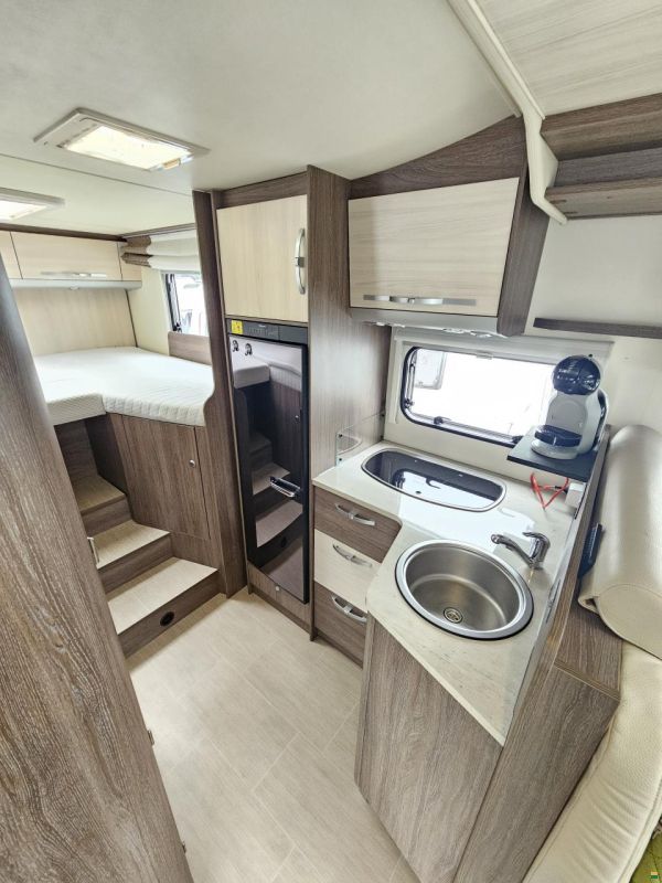 Bürstner Ixeo Time it726g mit Einzelbett&Hubbett!