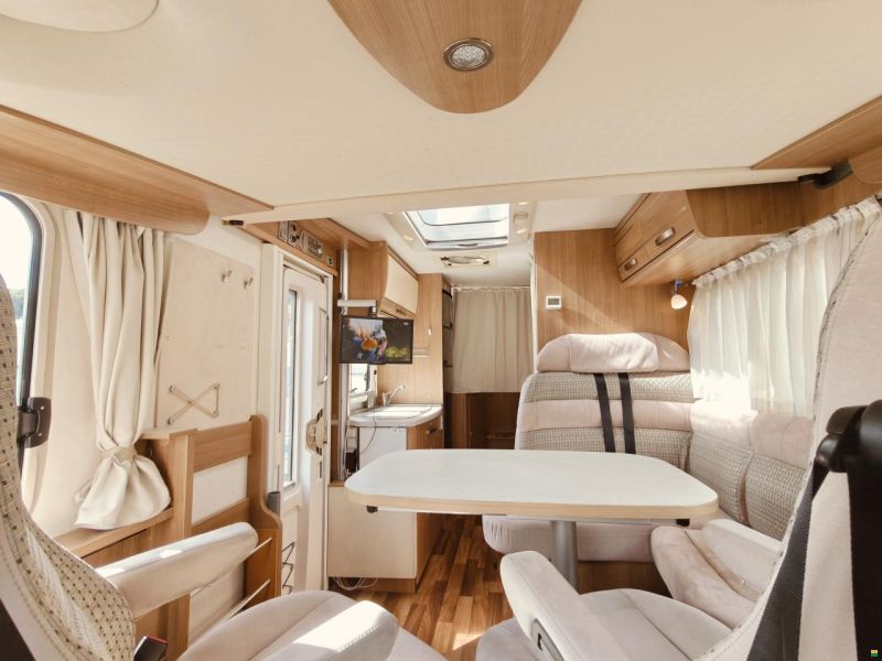 Hymer Exsis-i 674 Automat - Längsbett