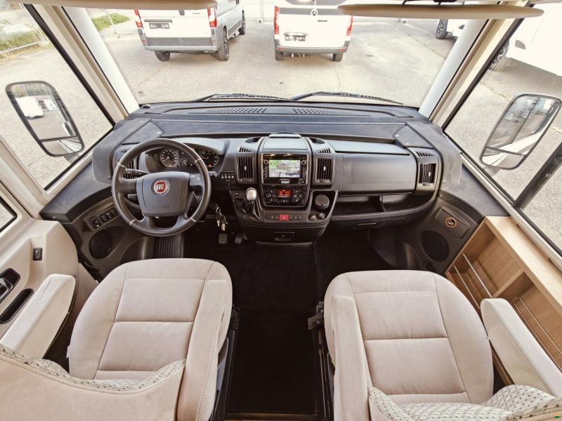 Hymer Exsis-i 674 Automat - Längsbett