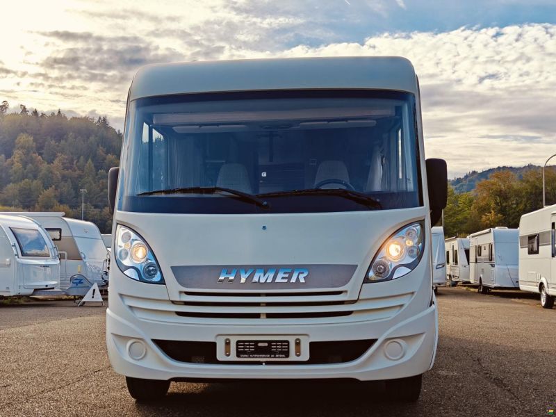Hymer Exsis-i 674 Automat - Längsbett