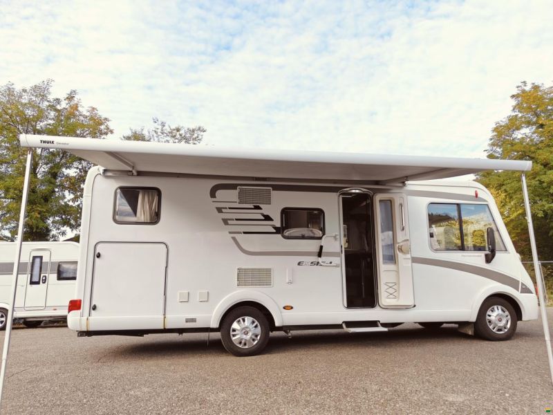 Hymer Exsis-i 674 Automat - Längsbett