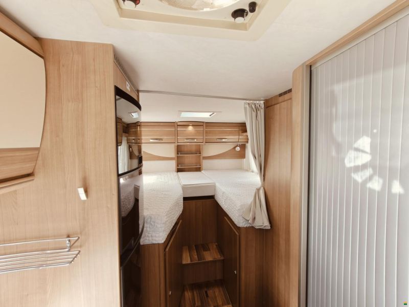 Hymer Exsis-i 674 Automat - Längsbett