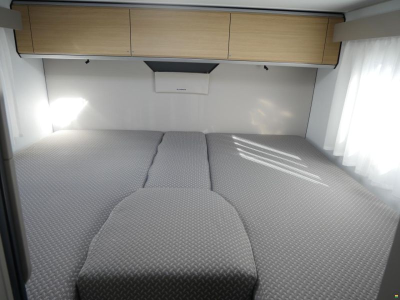 Adria Compact Select DL 'Swiss Edition'