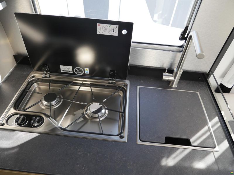 Adria Compact Select DL 'Swiss Edition'