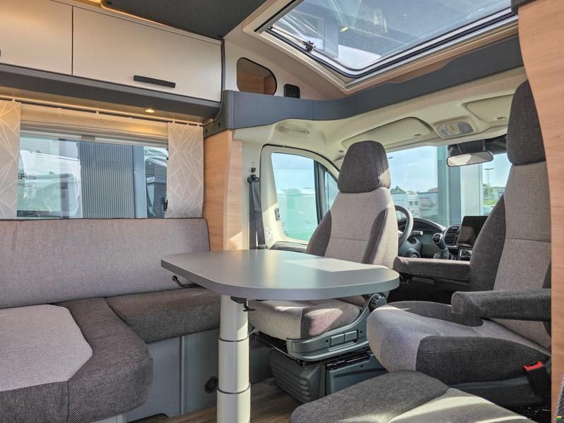 Knaus Live TI 650 MEG Platinum Selection