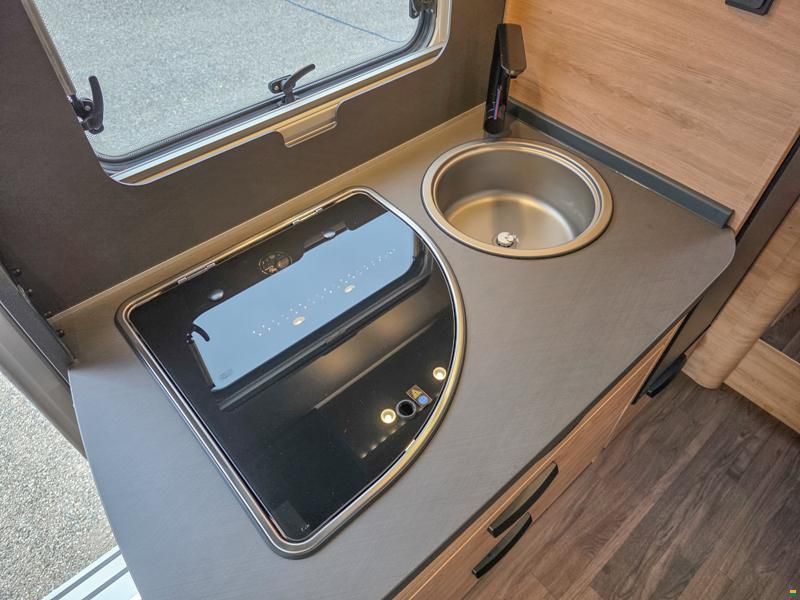 Knaus Live Wave 650 MEG Platinum Selection