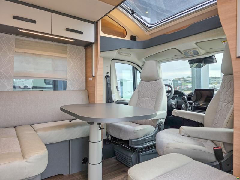 Knaus Live Wave 650 MEG Platinum Selection