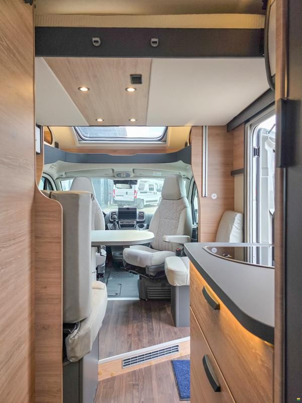 Knaus Live Wave 650 MEG Platinum Selection