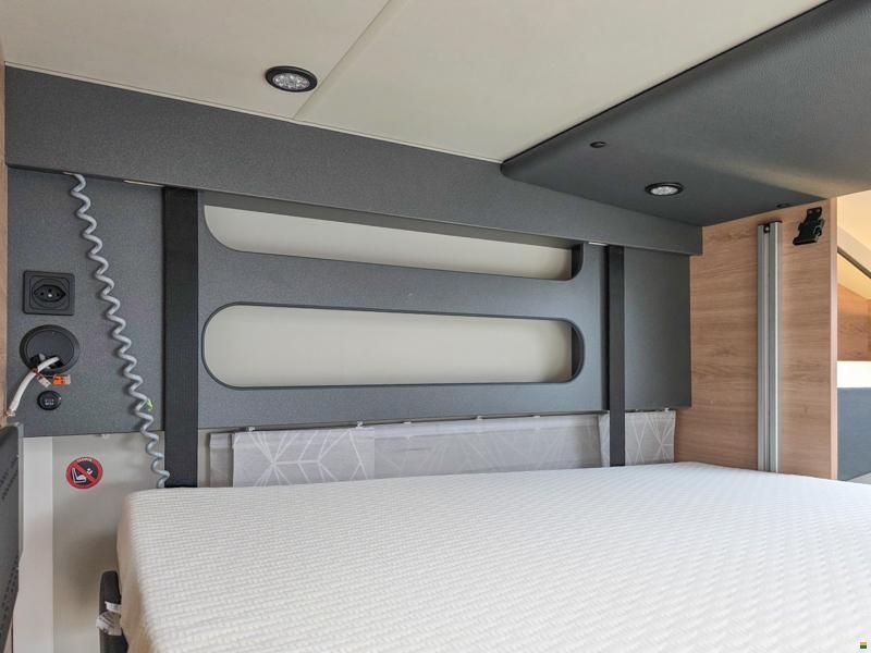 Knaus Live Wave 650 MEG Platinum Selection