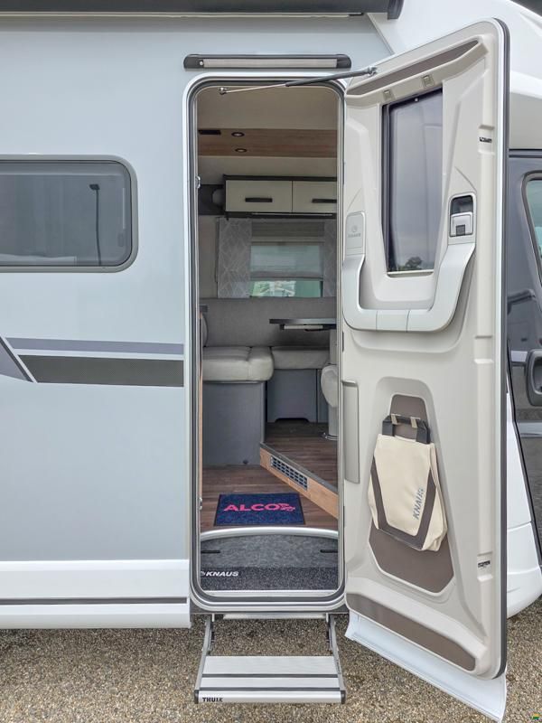 Knaus Live Wave 650 MEG Platinum Selection
