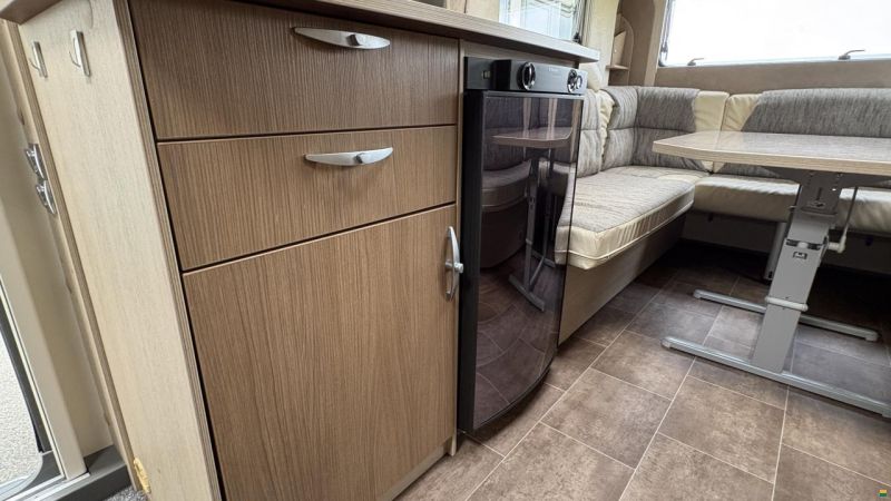 Bürstner Averso Plus 440 TK