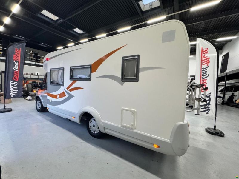 Ford EURA MOBIL TEILINT PROFILA 672 SB