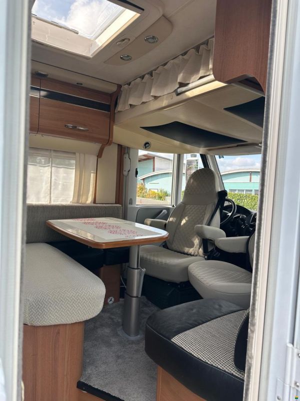 LMC Explorer II Liberty 720
