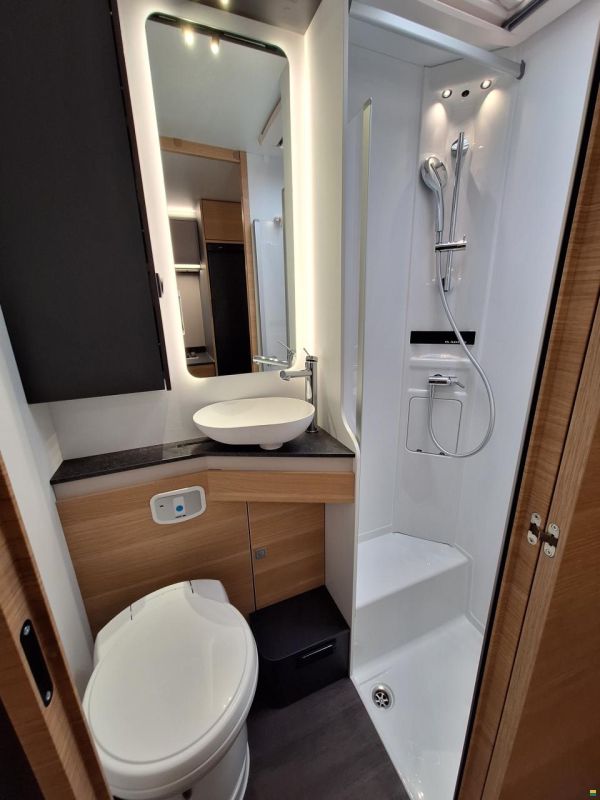 Adria Coral XL Select 660 SL