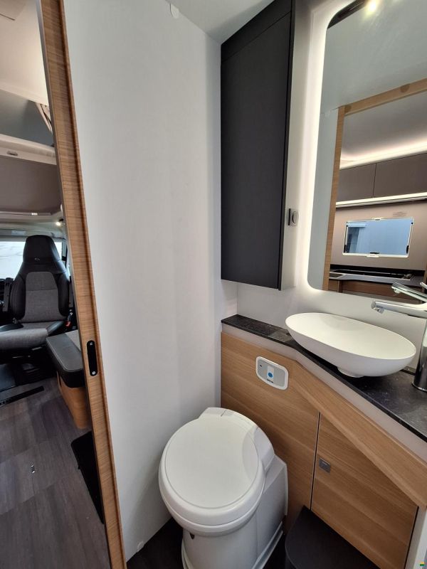 Adria Coral XL Select 660 SL