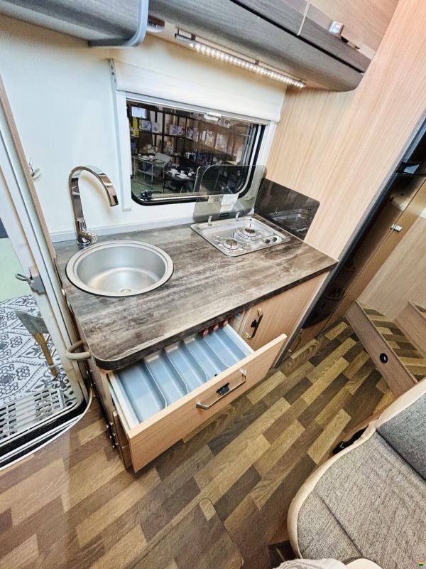 Knaus Sky Traveler