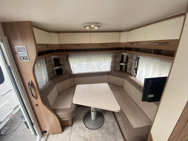 Hobby De Luxe 495 UL