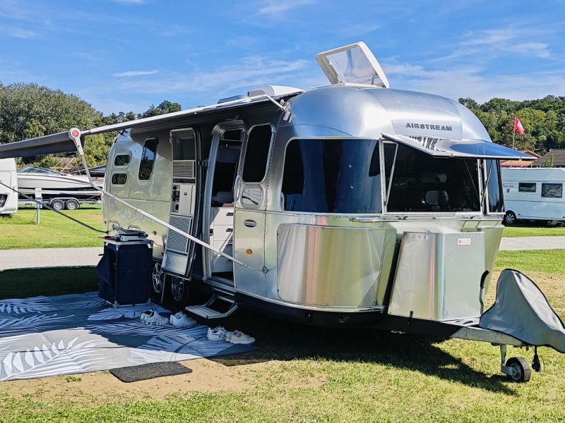 Airstream 684 international