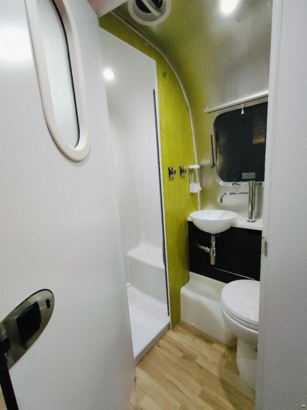 Airstream 684 international