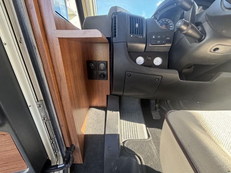 Eura Mobil IL 690 HB