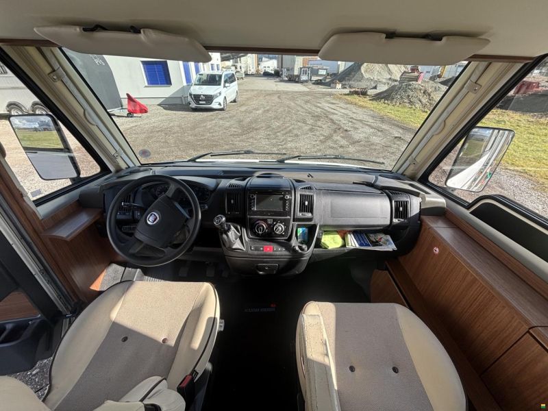 Eura Mobil IL 690 HB