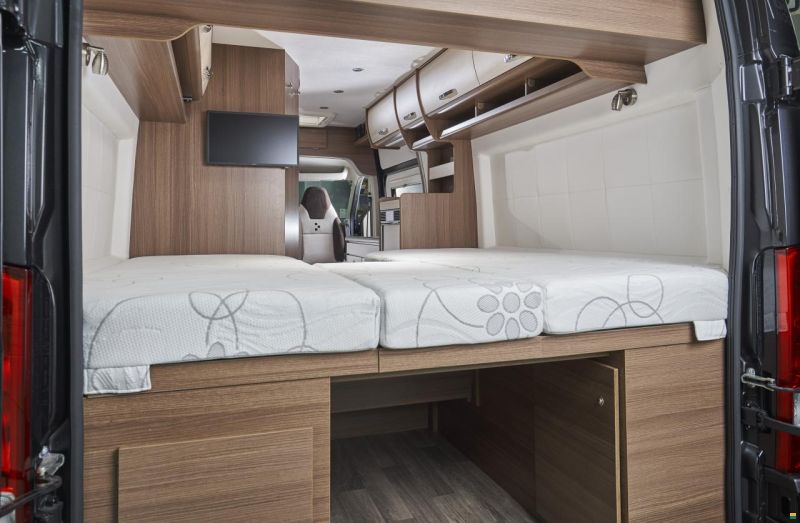 Peugeot Bravia Swan 636