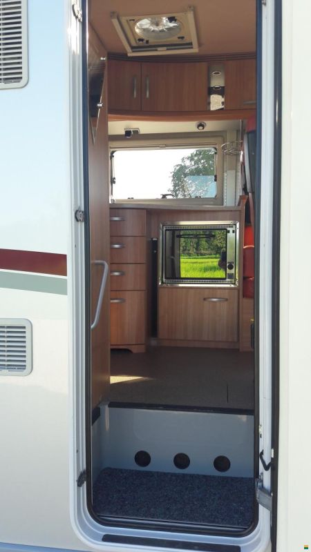 Niesmann-Bischoff Flair 7100i