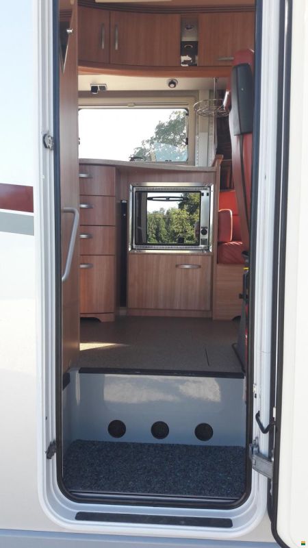 Niesmann-Bischoff Flair 7100i