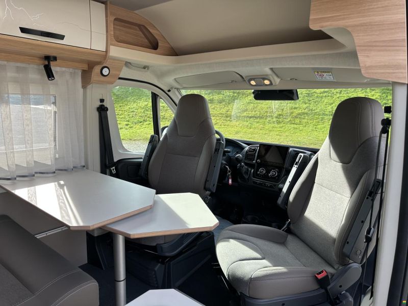 Peugeot Bravia Swan 599