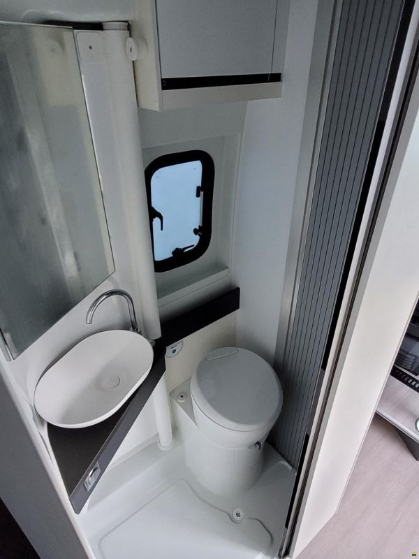 Adria Twin Supreme 600 SBX