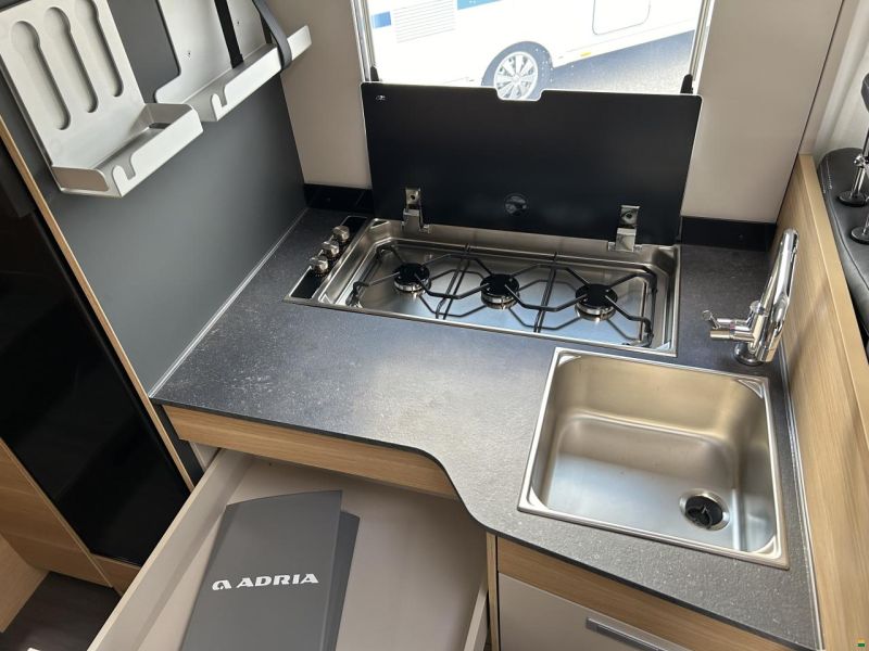 Adria Coral Plus XL 660 SL