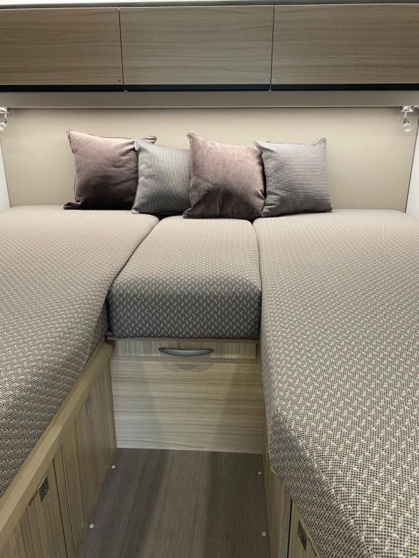 Adria COMPACT AXESS DL