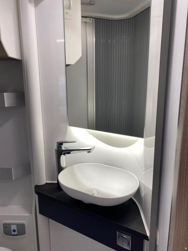 Adria COMPACT AXESS DL
